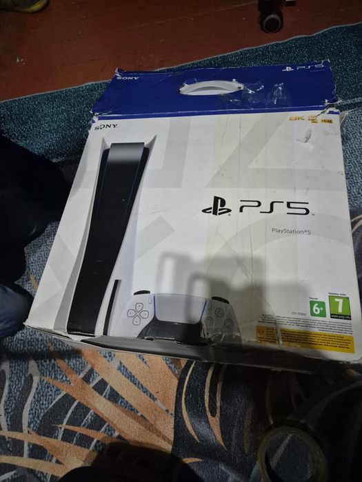 Playstation 5 с двумя джостиками