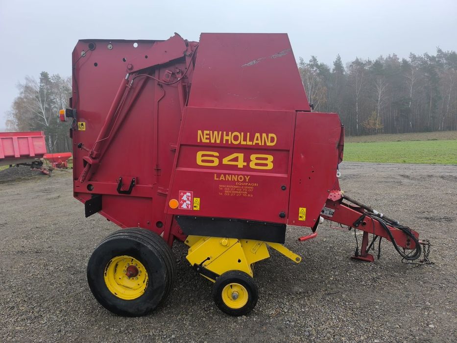 Свежедоставлен пресс подборщик New holland 648