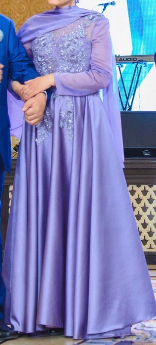 Платье нарядное ,