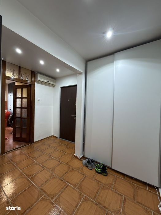 Apartament 3 camere, decomandat, 53 mp - zona Lipovei