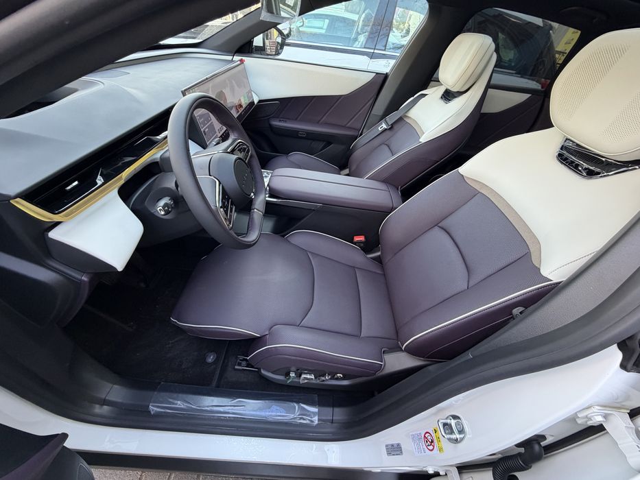 Mazda EZ60 yangi. Gibrid