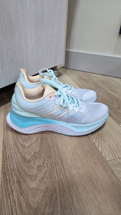 Кроссовки Etonic