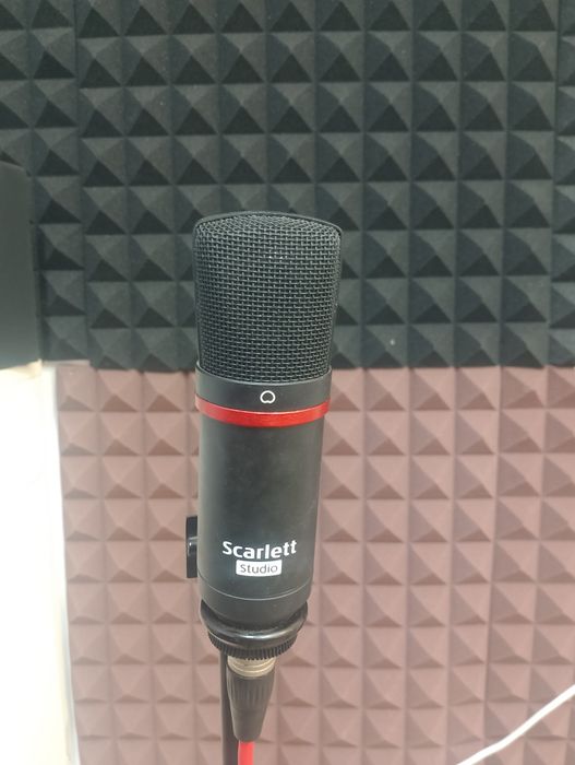 Комплект Focusrite 2i2 для студия звукозаписи