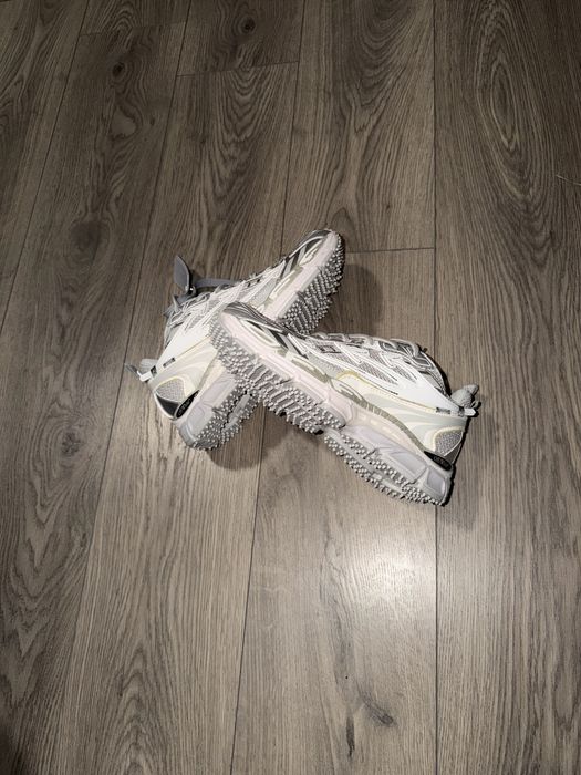 Off White Be Right Back