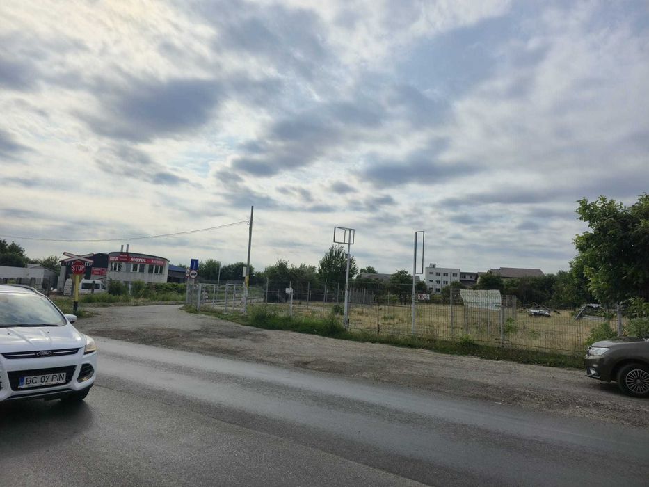 Proprietar inchiriez terent intravilant / vad comercial