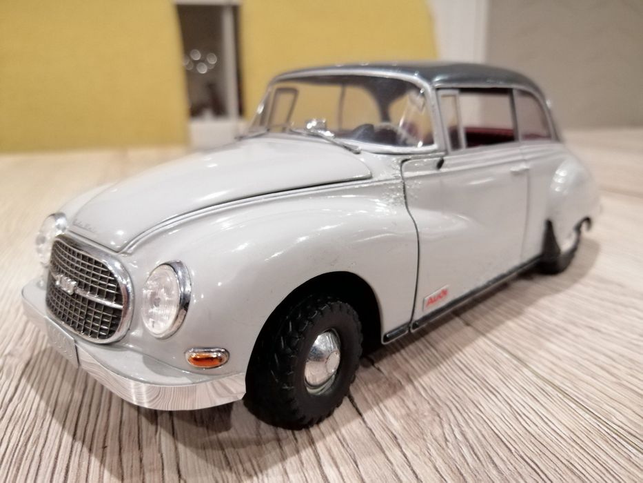 Колекционерска количка 1:18