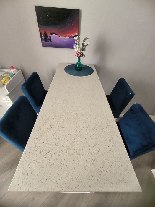 Барный стол и стулья