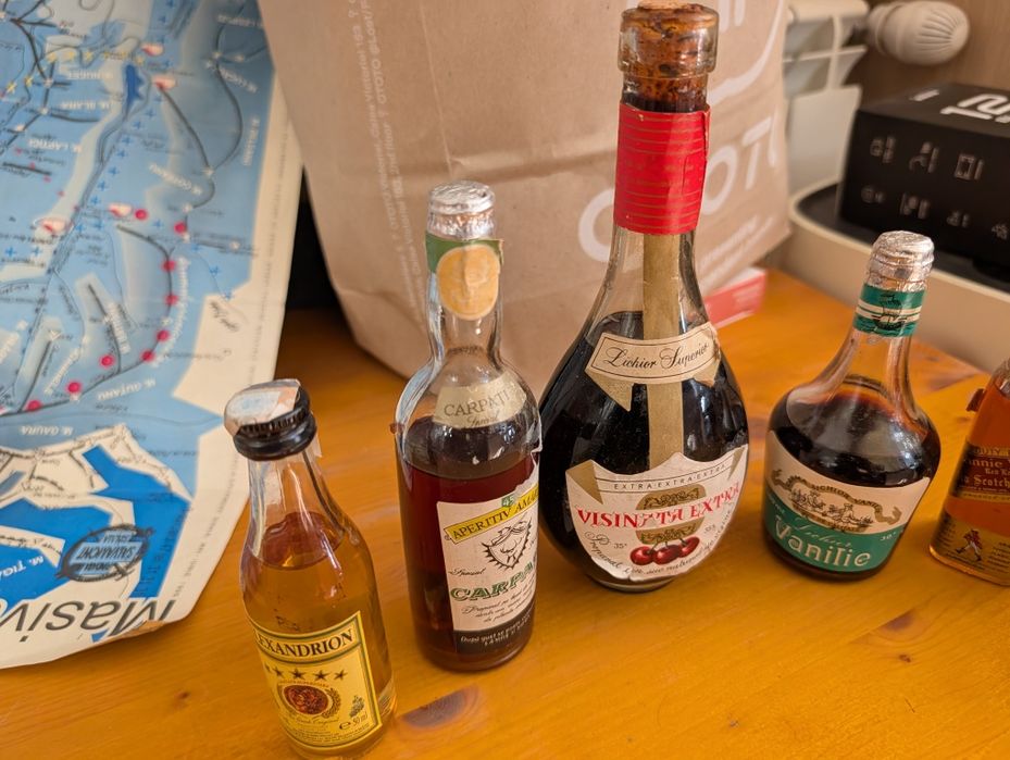 Set de sticluțe decorative miniaturi din anii 70