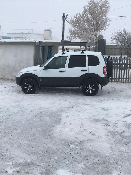Автомобиль Chevrolet Niva 2017