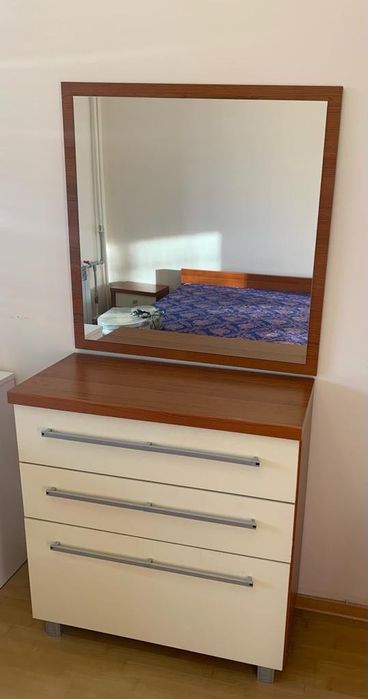 Продам спальный гарнитур