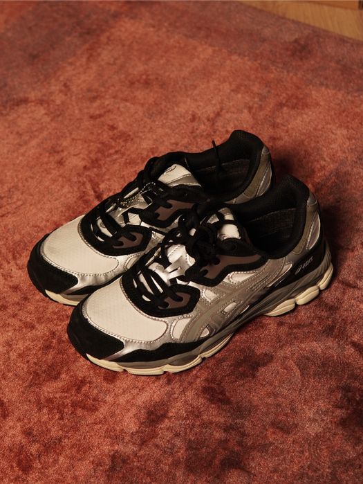 ASICS с технологией goretex