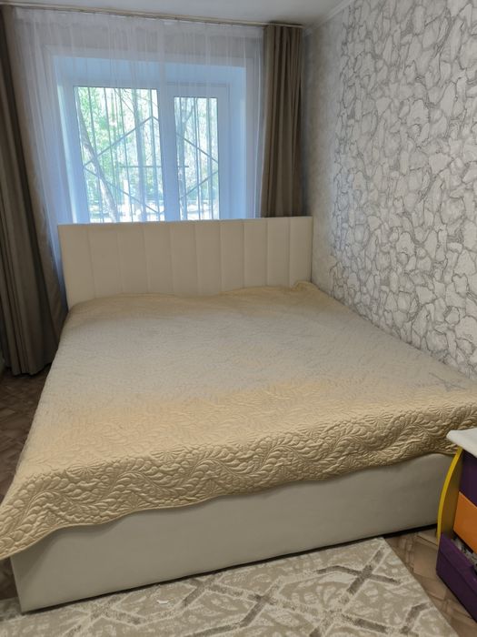 Продам кровать с матрасом 180*200
