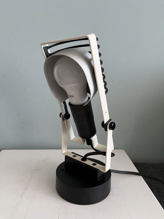 Настолна лампа / Artemide / 70-те