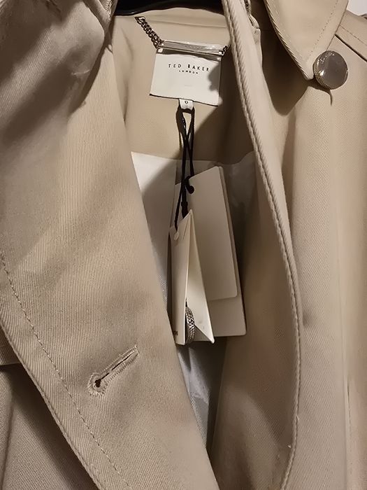 Нов тренчкот с етикет Ted Baker, размер 1/S