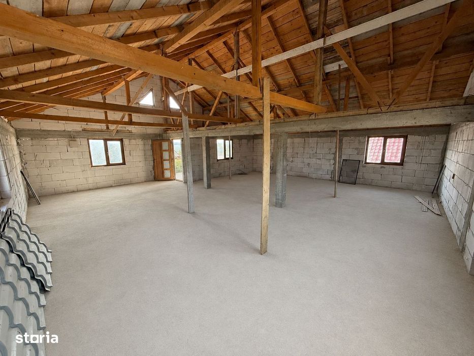 Casa 215mp, P+M, teren 2500mp, la strada, Dumesti