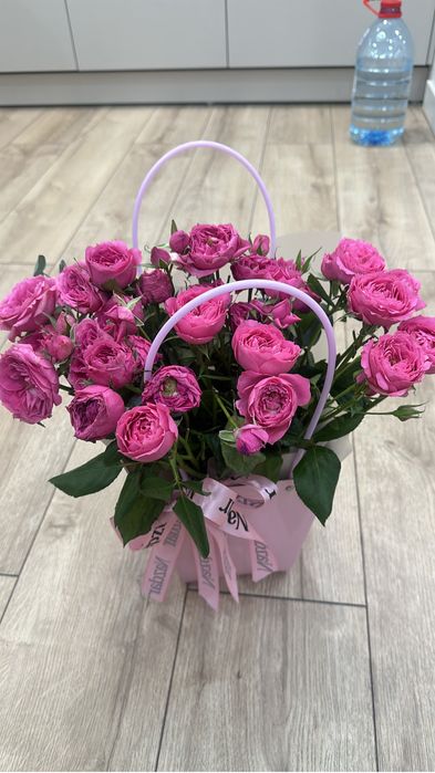 Куставе розы цветы