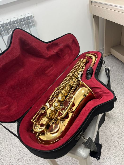 Продаётся   Алть саксофон Eь