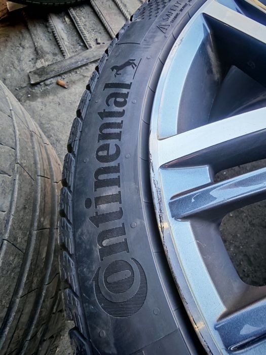 Продавам 4 зимни гуми Continental Winter Contact TS 850 S, 245/40/19, ДОТ 2722.
