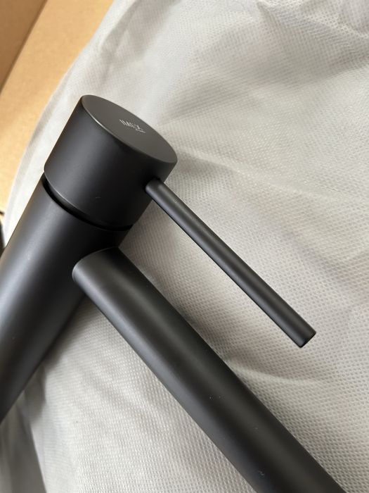 Смесител за мивка IMEX - Milos Black - висока