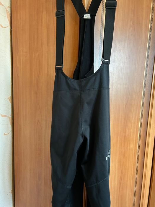 Продам лыжный костюм.