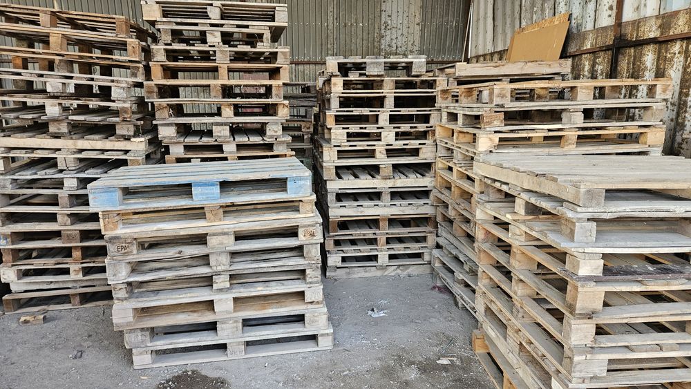 Продам поддоны в хорошем состоянии