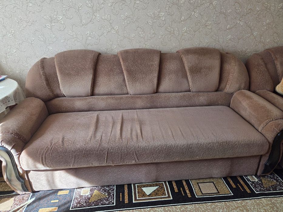 Продам Диван в хорошем состоянии