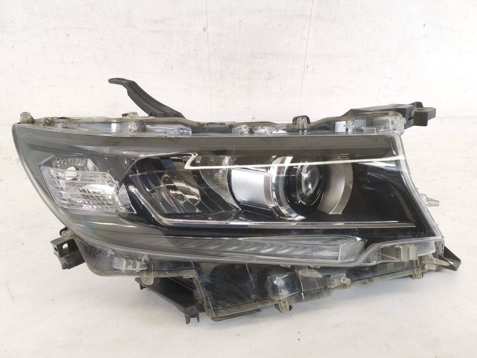 Десен фар Full Led Адаптивен Тойота Ланд Крузер / Toyota Land Cruiser