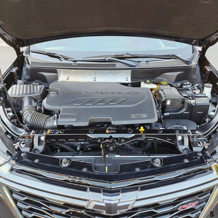 Chevrolet Equinox, 2022, фулл, в идеальном состоянии