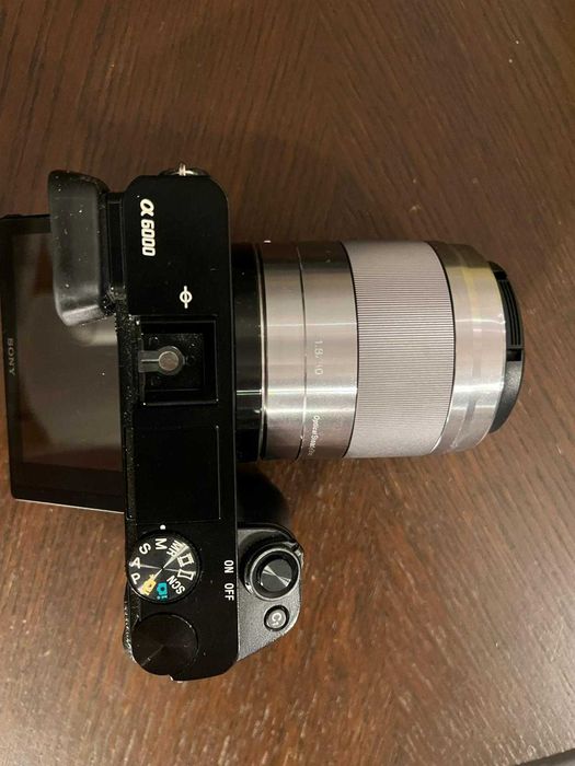 Sony A6000 + обектив Sony 50mm f/1.8 OSS – пълен комплект с кутия