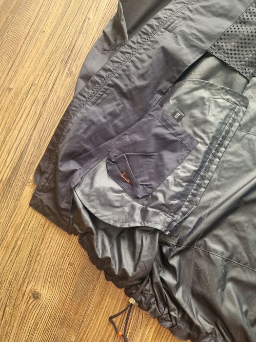 Страхотно мъжко яке ветровка HUGO BOSS размер XL