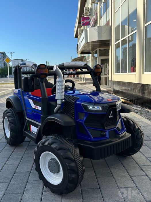 Siniy traktor bolalar mashinasi pultli elektromobil синий трактор по п