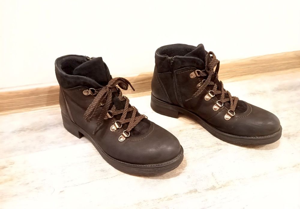 Дамски Кожени ботуши EMU Pioneer Leather, цвят Кафе, номер 39 и Дамски Боти, кубинки Lasocki, номер 38