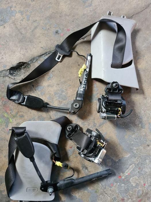 Centuri de siguranta cu pretensionare fata Opel Astra J GTC