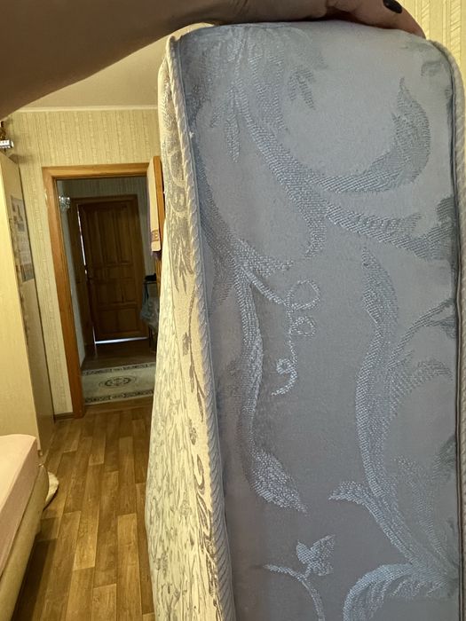 Продам кровать с матрасом б/у