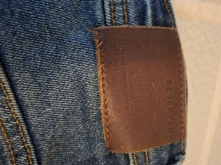 Юношески запазени дънки!