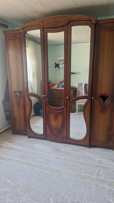 Прадаёрся  спальны комплект