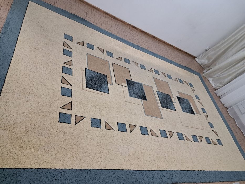 Продаются ковры б/у