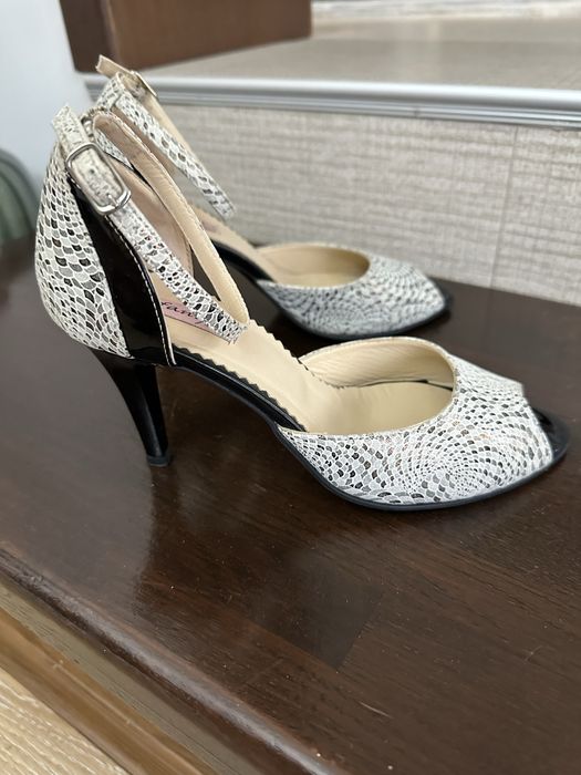 Pantofi cu toc dama marime 36