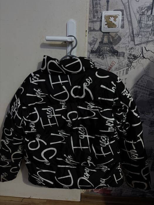 Дамско яке М размер.