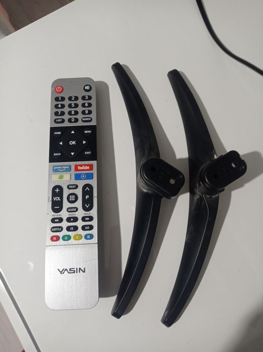 Телевизор Yasin 43 диагональ