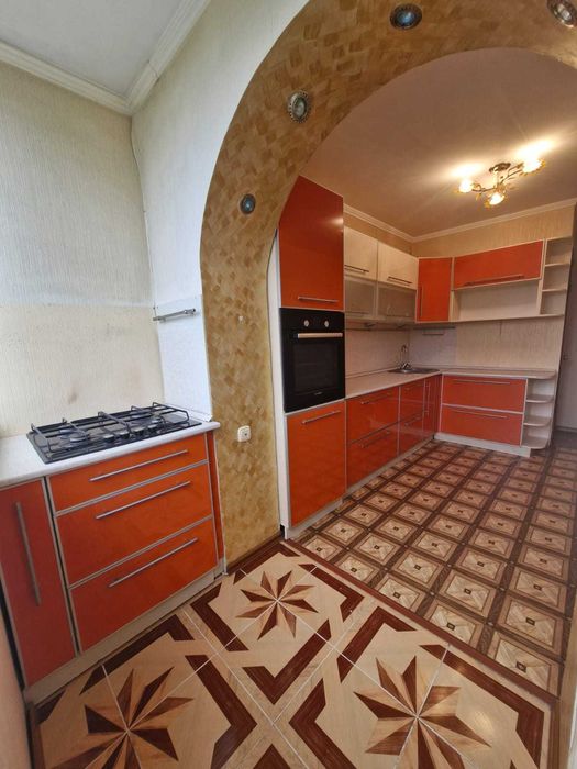 3-ком кв в 4-микр на 4этаже