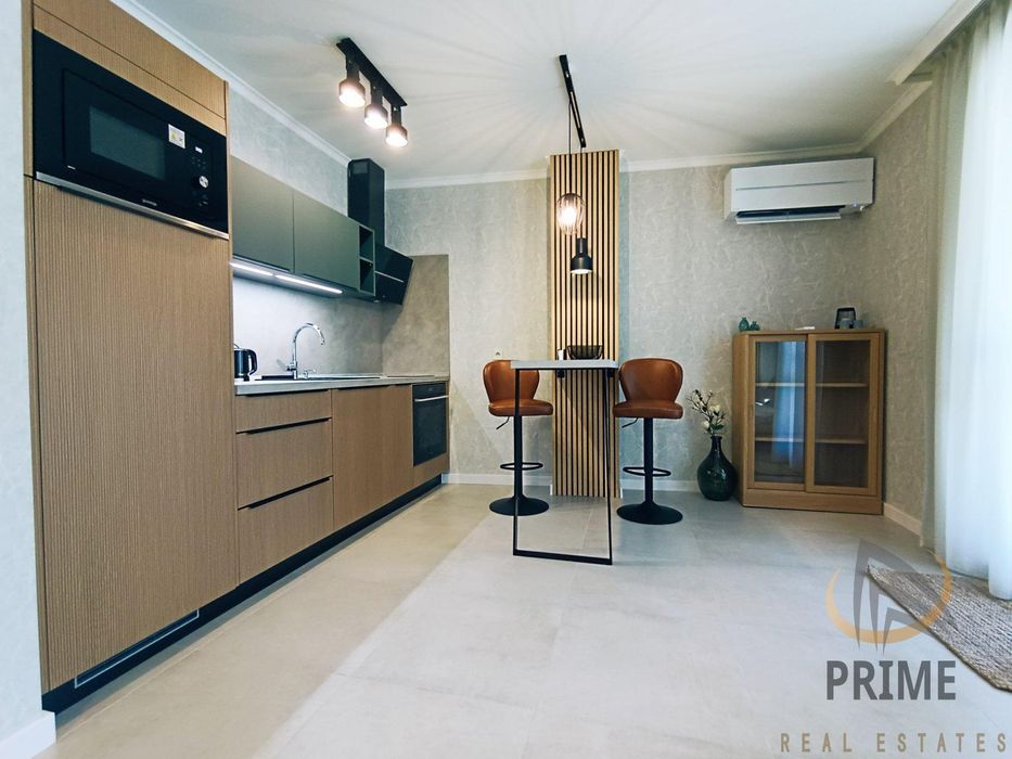 Дава се под наем Двустаен апартамент в Бургас, Център - 80 кв.м за 1000 € - Снимка #6