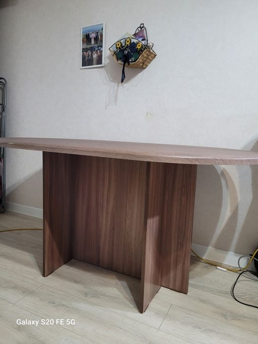Стол овальный 90 см x 1.5