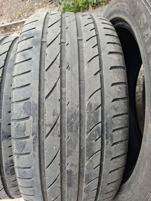 Продам шины 245/45/18 сайлун