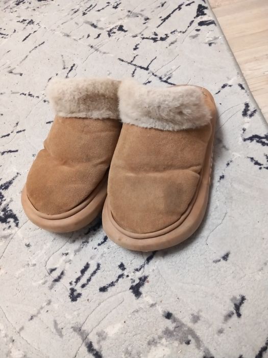 Vând ghete ugg îmblănite și calduroase