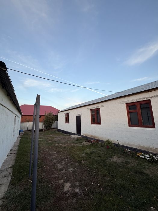 Продаётся дом с времянкой + гараж