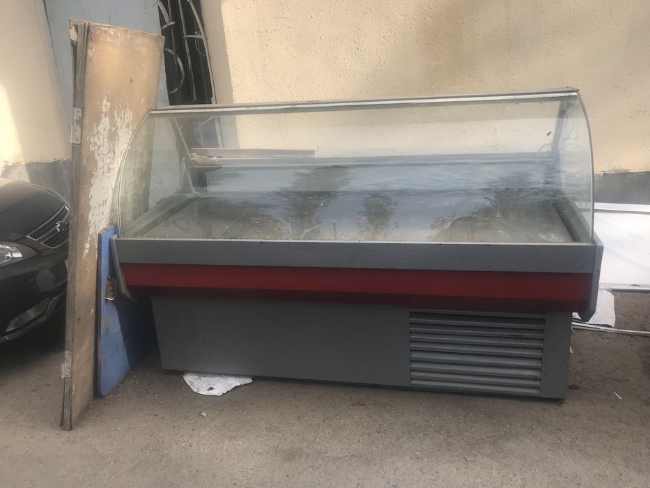 Vetirina ishlashi zor 2 ta bor bittasi eshik sal yopilmidi lekin zor