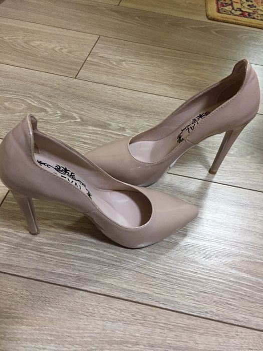 Продам туфли новые