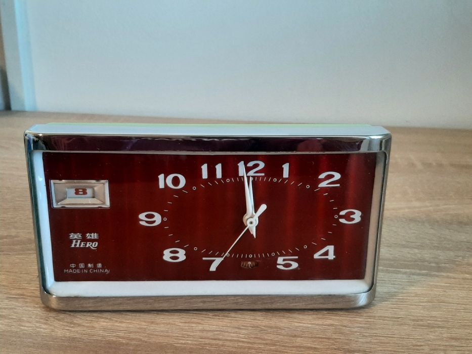 Ceas de masă vintage HERO – Mecanic, Funcțional, Model Retro de Colecție