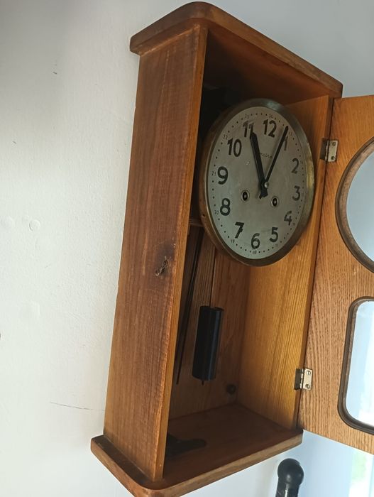 Ceas cu pendul antic
